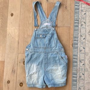 Overall shorts